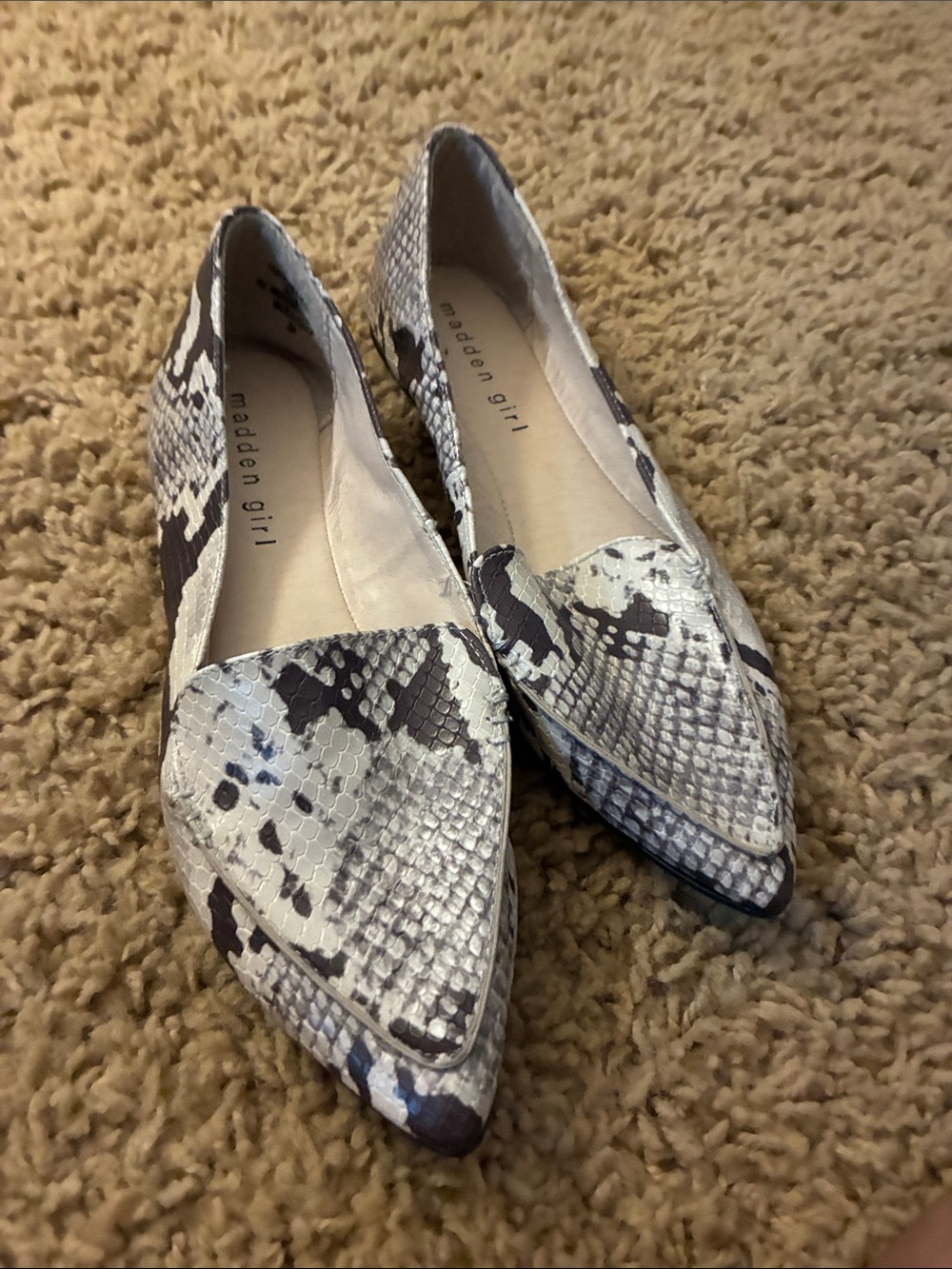 Madden Girl White and Gray Snake-Print Pointed Flats